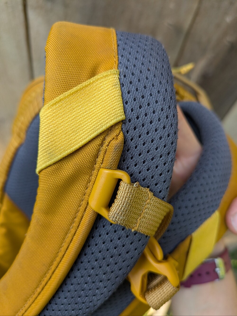 Kid's REI Tarn 12 Backpack - Picture 10 of 11